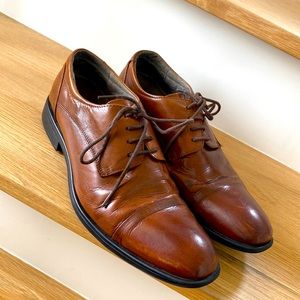 Julius Marlow brown leather lace ups. Crystal sole with slip resistant bottoms!
